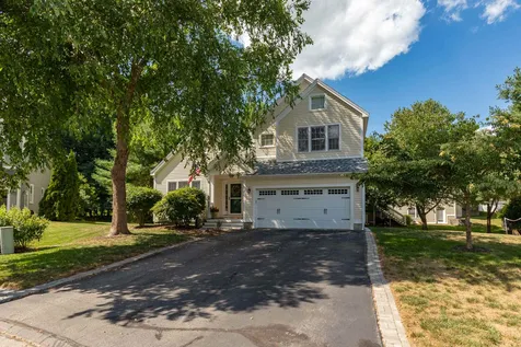 8 Wyndbrook Circle Exeter NH 03833