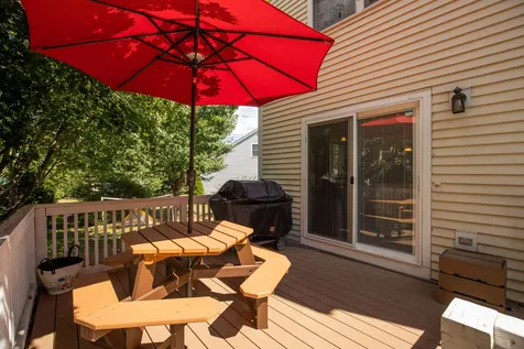 8 Wyndbrook Circle Exeter NH 03833