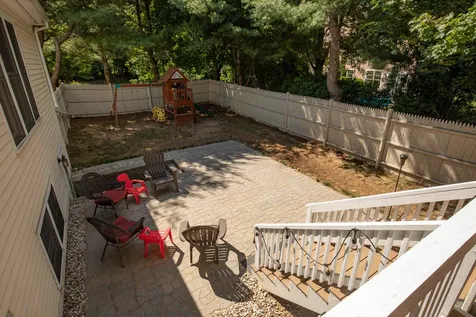 8 Wyndbrook Circle Exeter NH 03833