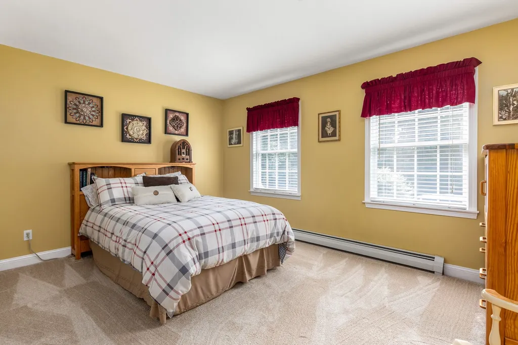 25 Fieldstone Circle Hampton NH 03842