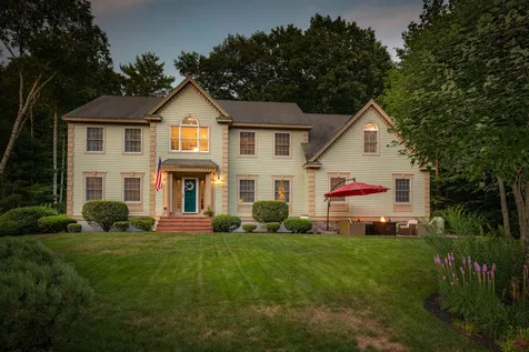 25 Fieldstone Circle Hampton NH 03842