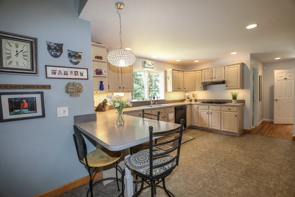 88 Twist Hill Road Dunbarton NH 03046