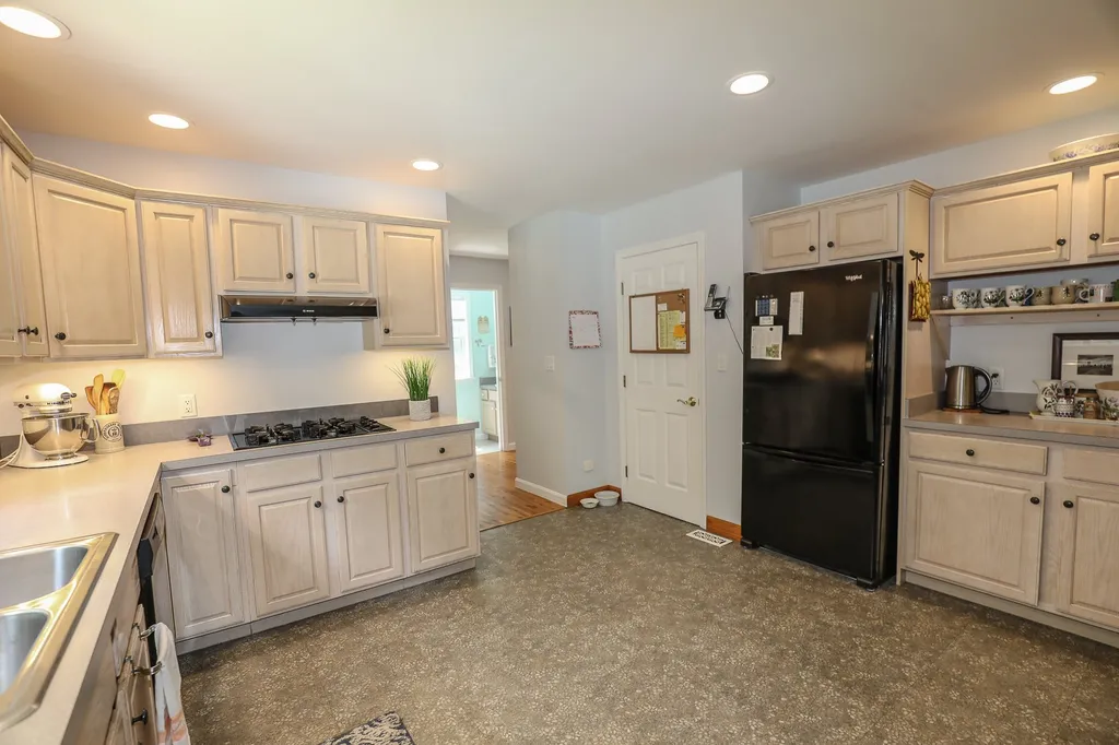 88 Twist Hill Road Dunbarton NH 03046