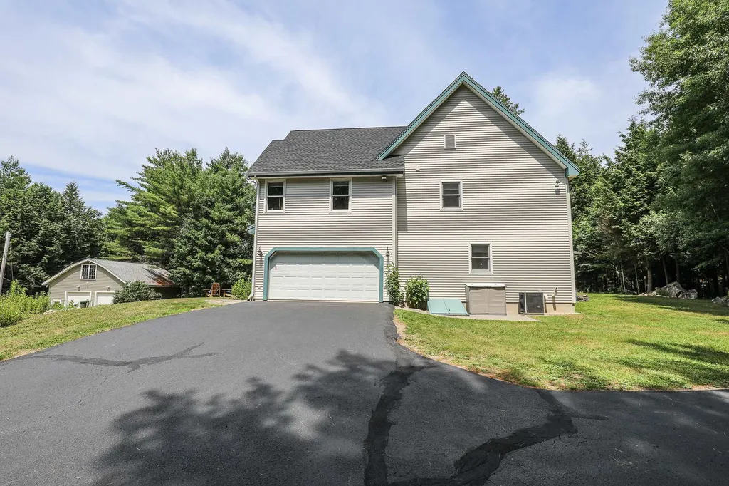 88 Twist Hill Road Dunbarton NH 03046