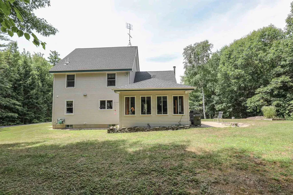 88 Twist Hill Road Dunbarton NH 03046