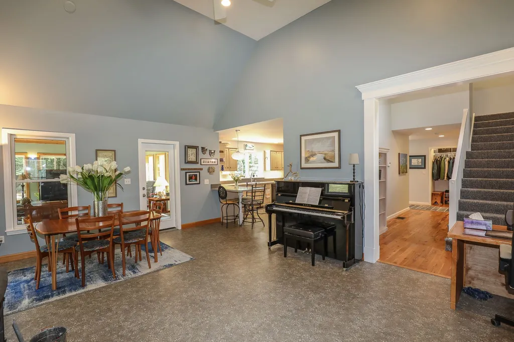 88 Twist Hill Road Dunbarton NH 03046