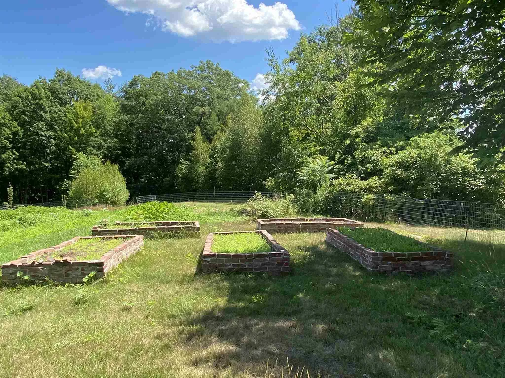 184 Clough Sanborn Hill Road Webster NH 03303