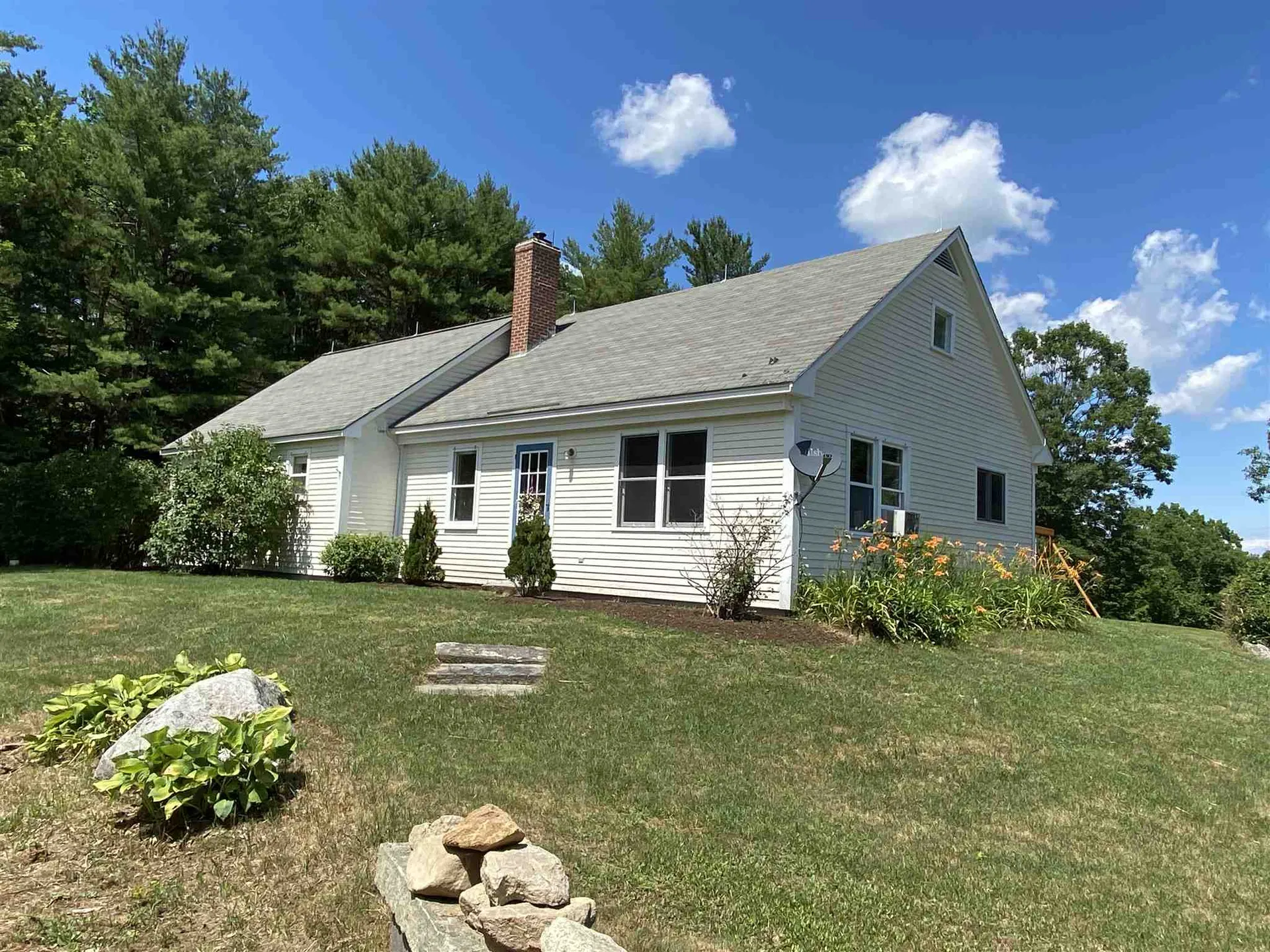 184 Clough Sanborn Hill Road Webster NH 03303