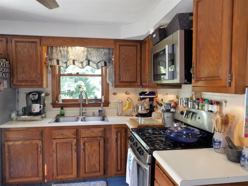 5 Esker Drive Franklin NH 03235