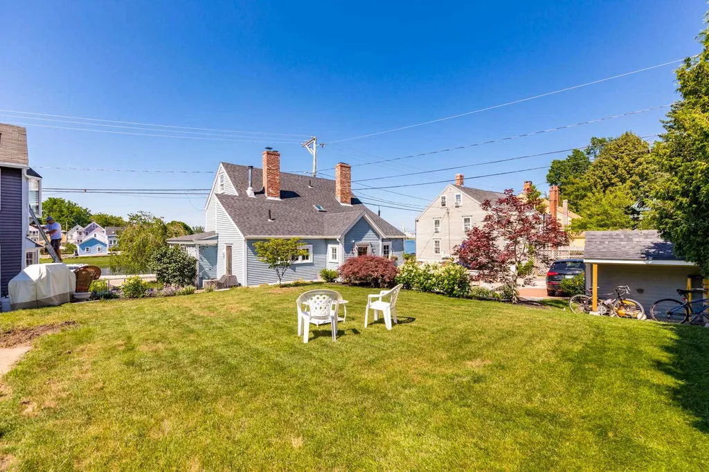 21 Fernald Court Portsmouth NH 03801-5205