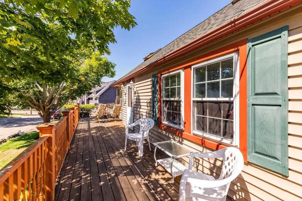 21 Fernald Court Portsmouth NH 03801-5205
