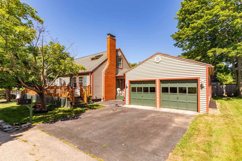21 Fernald Court Portsmouth NH 03801-5205