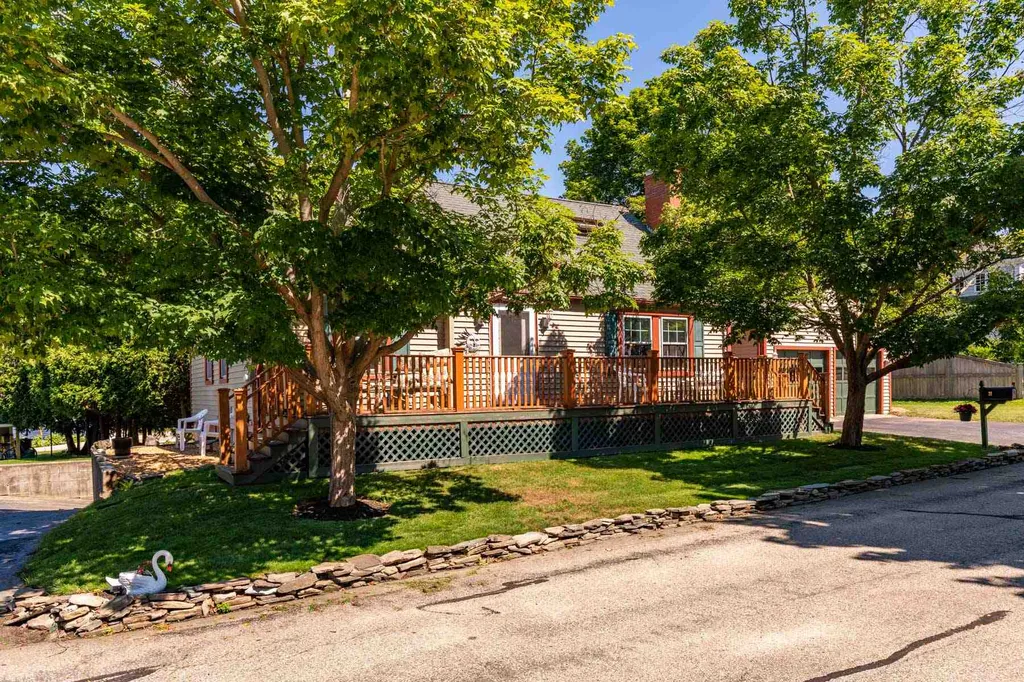 21 Fernald Court Portsmouth NH 03801-5205