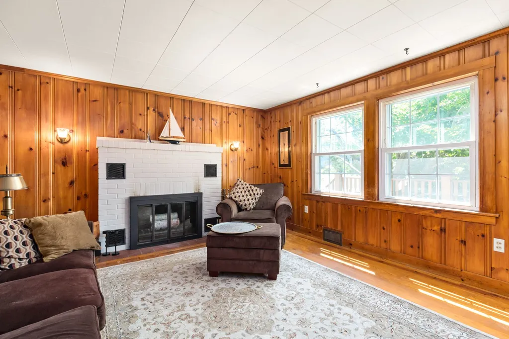 21 Fernald Court Portsmouth NH 03801-5205
