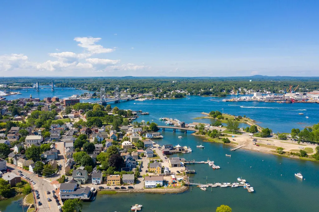 21 Fernald Court Portsmouth NH 03801-5205