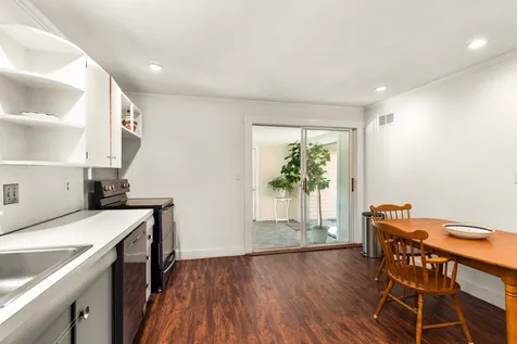 21 Fernald Court Portsmouth NH 03801-5205
