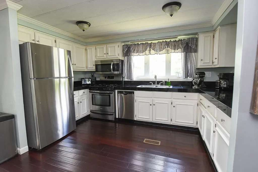 10 Slippery Rock Drive North Hampton NH 03862