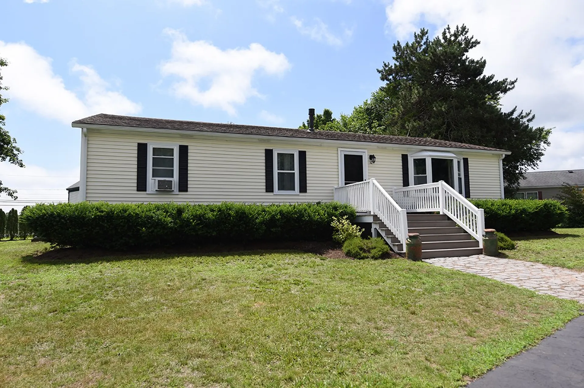 10 Slippery Rock Drive North Hampton NH 03862