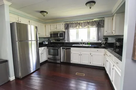 10 Slippery Rock Drive North Hampton NH 03862