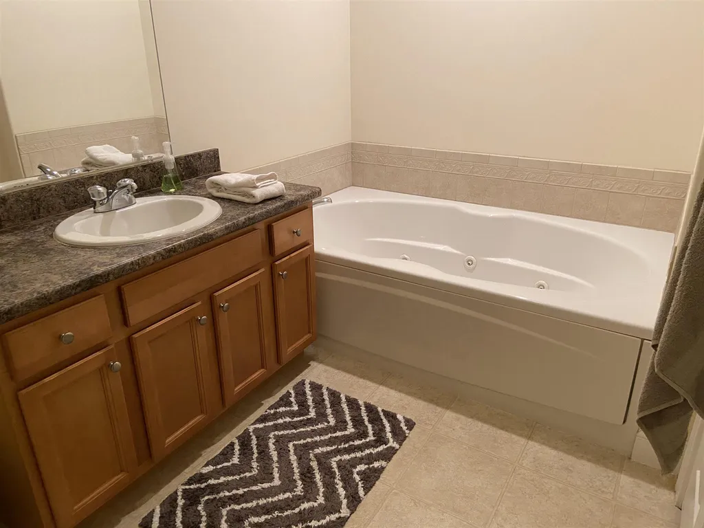 5 Pelton Way Hampton Falls NH 03844