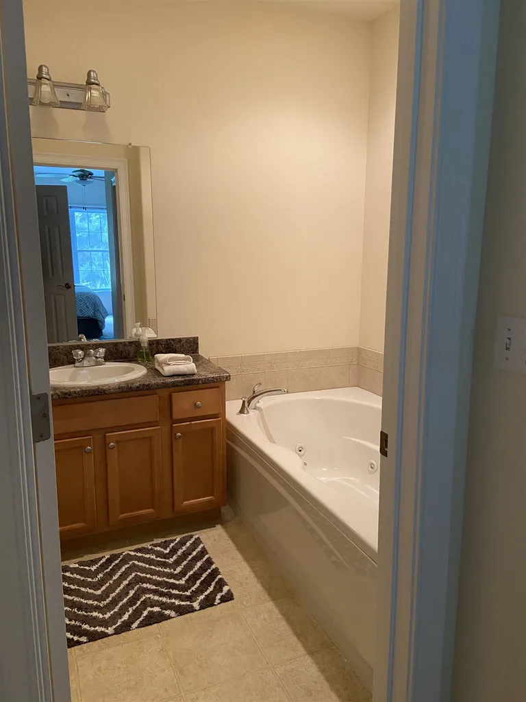 5 Pelton Way Hampton Falls NH 03844
