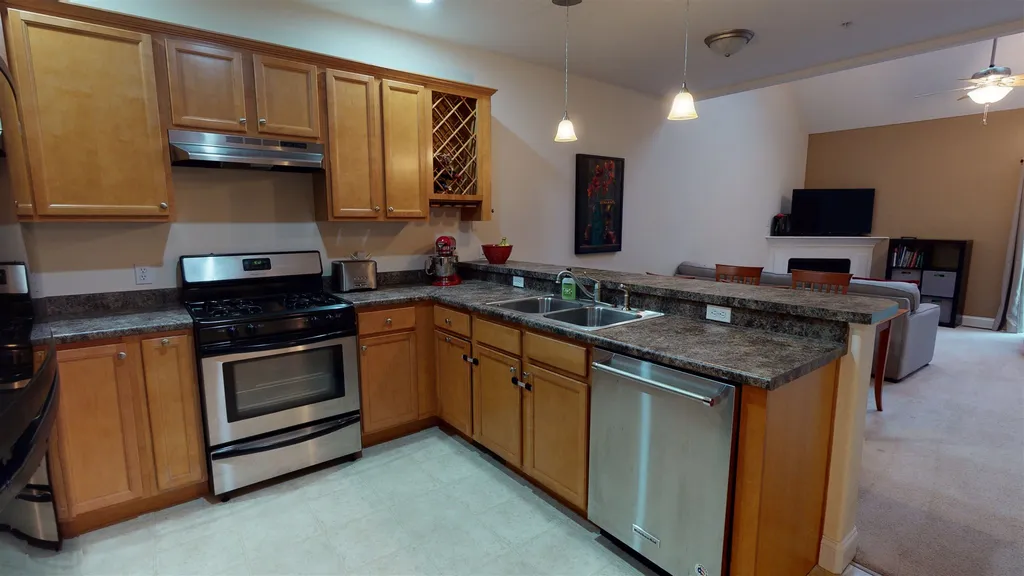 5 Pelton Way Hampton Falls NH 03844
