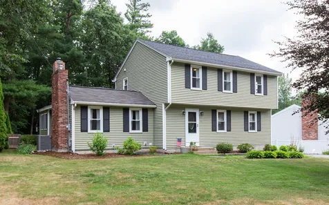 9 Cider Lane Nashua NH 03063