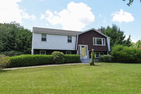 86 Scobie Pond Road Derry NH 03038
