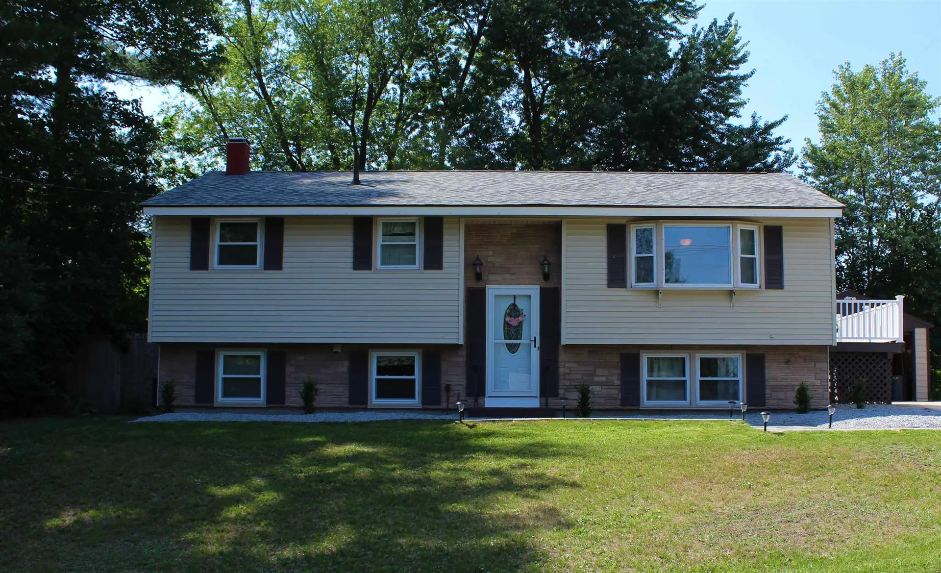 4 Larchmont Drive Nashua NH 03062