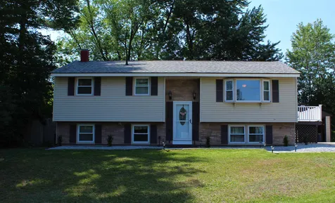 4 Larchmont Drive Nashua NH 03062