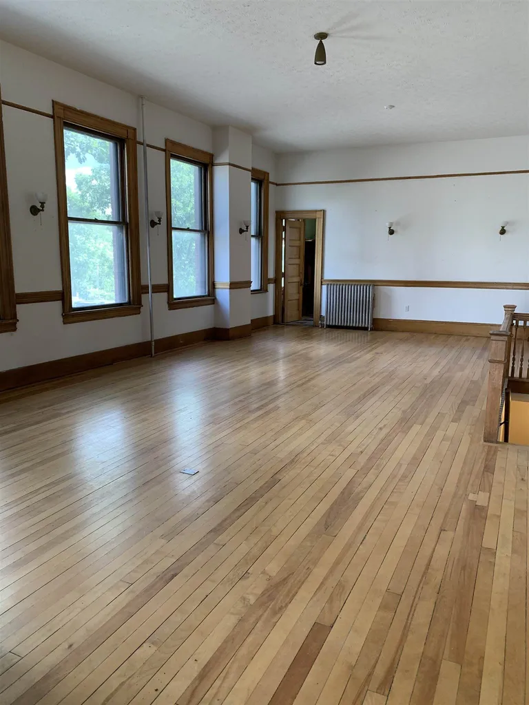 137 Main Street Littleton NH 03561