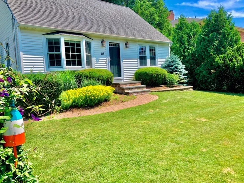 10 Ruth Lane Hampton NH 03842