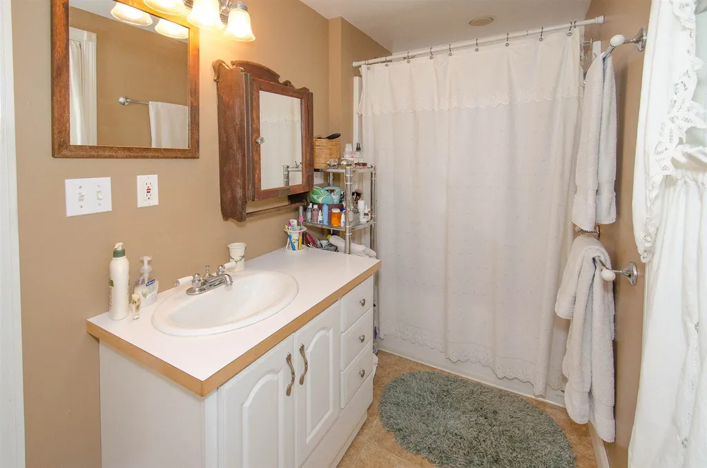 65 Beech Street Bristol NH 03222