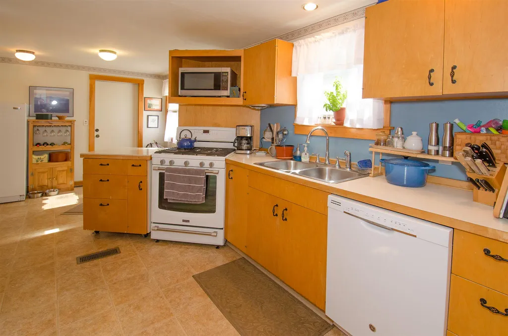 65 Beech Street Bristol NH 03222