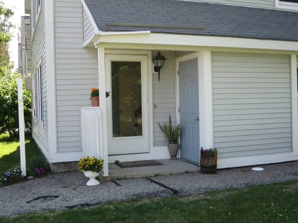 37 Indian Brook Circle Rochester NH 03839
