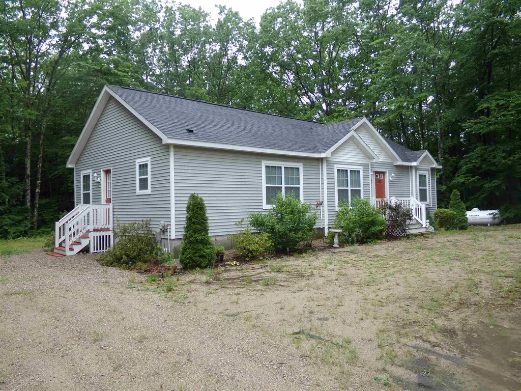 11 Woodcrest Drive Ossipee NH 03864