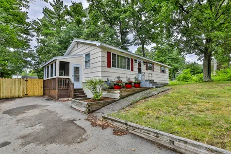 53 Tenby Drive Nashua NH 03062
