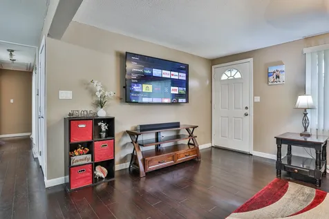 53 Tenby Drive Nashua NH 03062