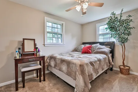 53 Tenby Drive Nashua NH 03062
