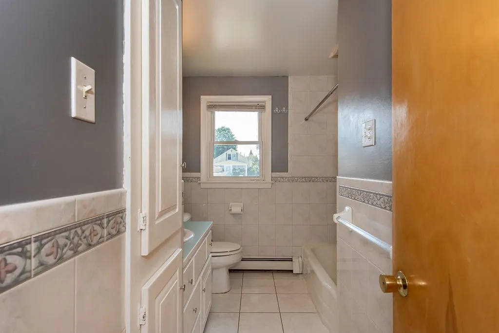76 Maple Street Rochester NH 03867