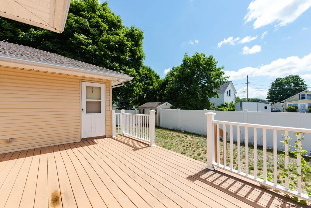 76 Maple Street Rochester NH 03867
