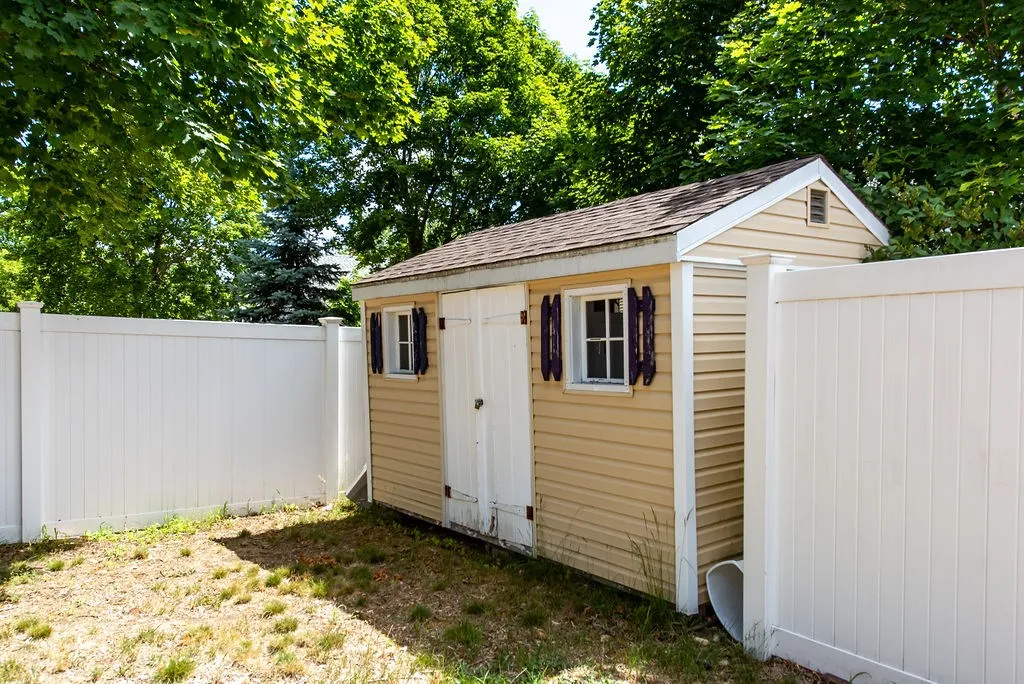 76 Maple Street Rochester NH 03867