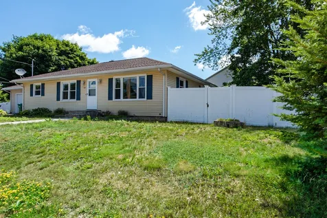 76 Maple Street Rochester NH 03867