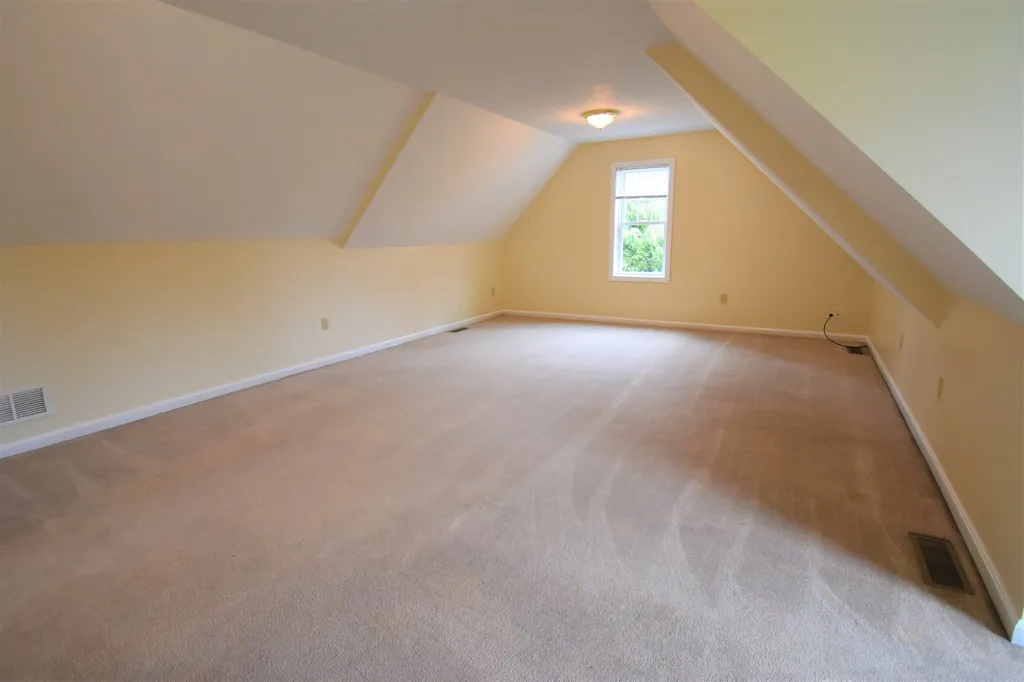 43 Gordon Street Nashua NH 03064