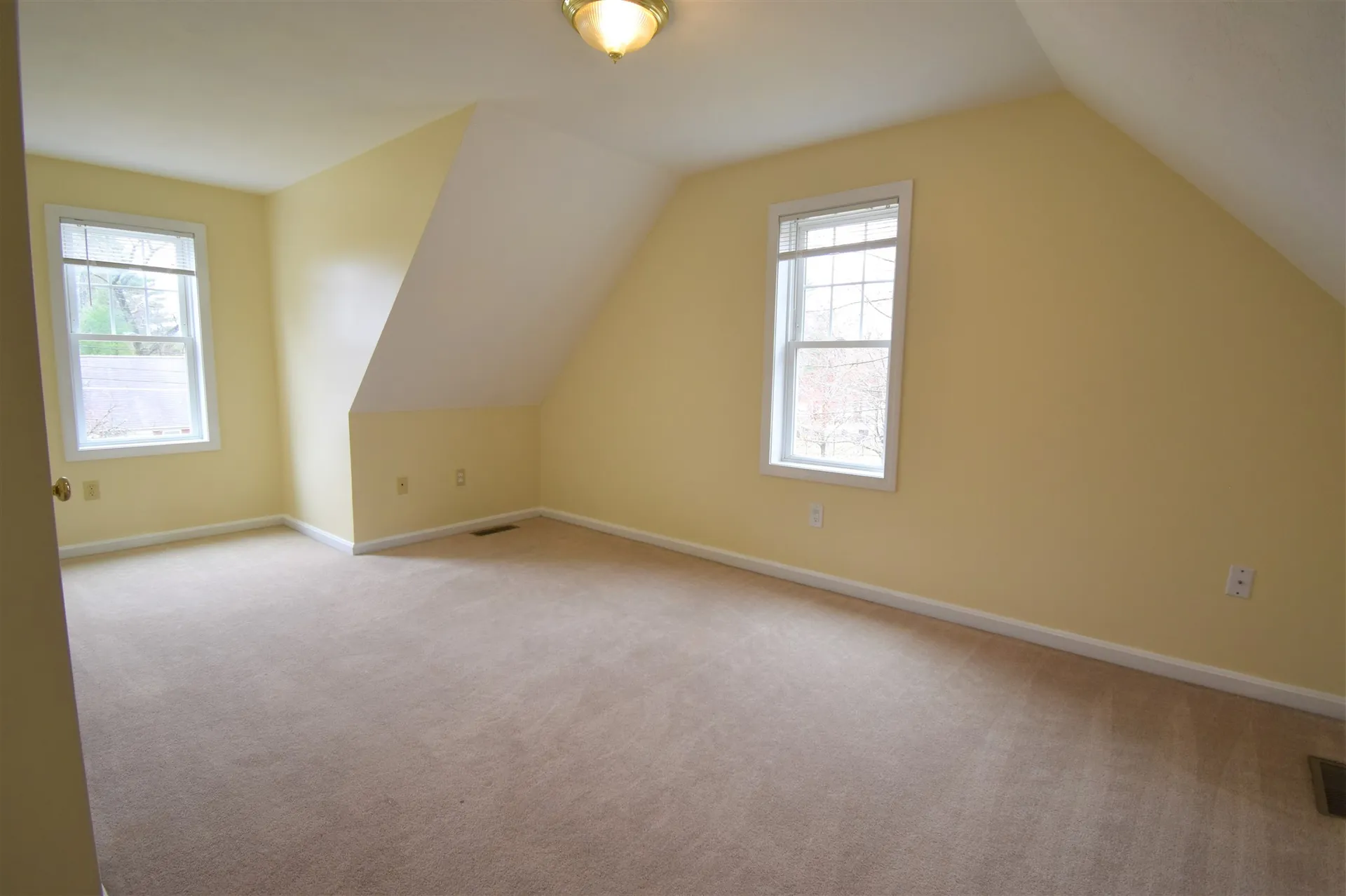 43 Gordon Street Nashua NH 03064