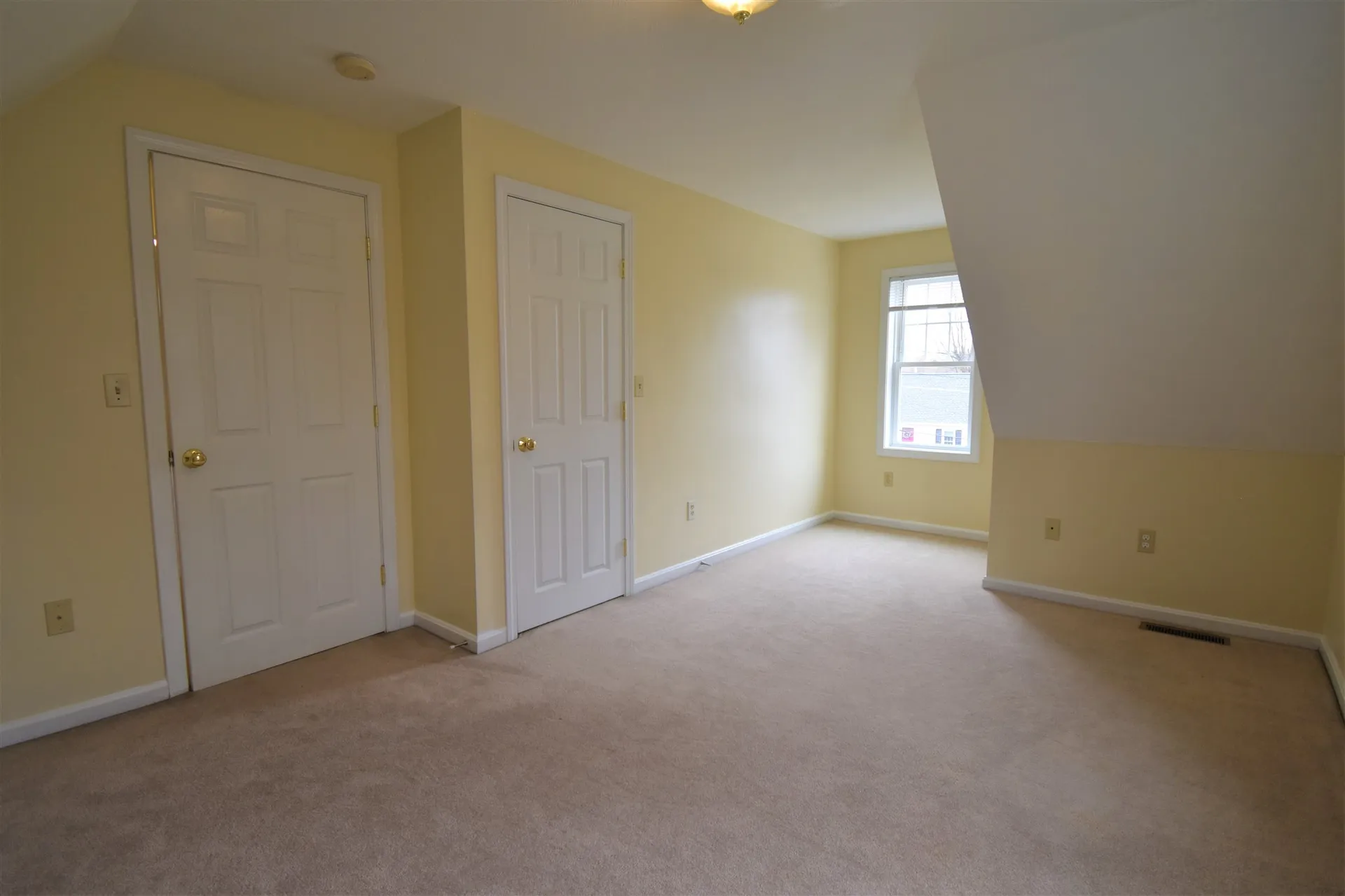 43 Gordon Street Nashua NH 03064