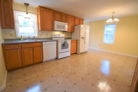 43 Gordon Street Nashua NH 03064