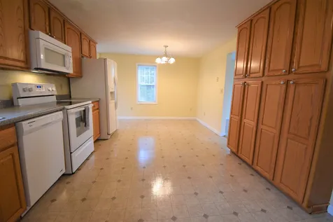 43 Gordon Street Nashua NH 03064