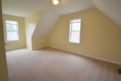 43 Gordon Street Nashua NH 03064