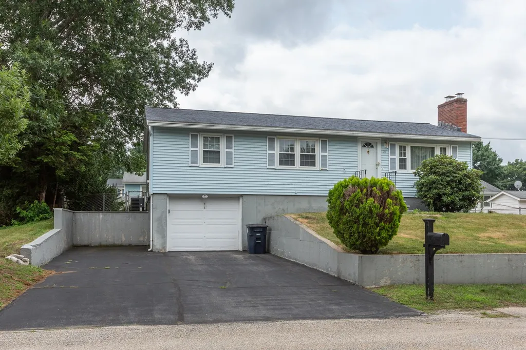 21 April Drive Nashua NH 03060